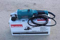 MAKITA GA50102 125MM ANGLE GRINDER