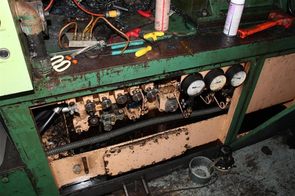 1974 Kawaguchi JEKS-180 Injection Molding Machine