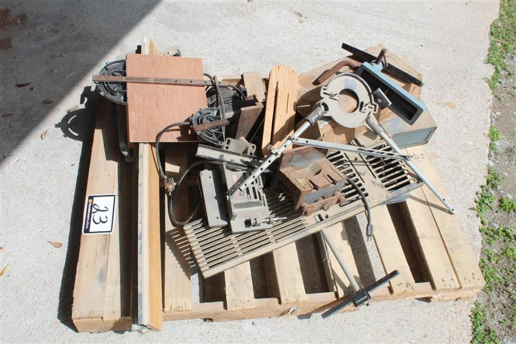 PALLET OF MISC SAW PARTS