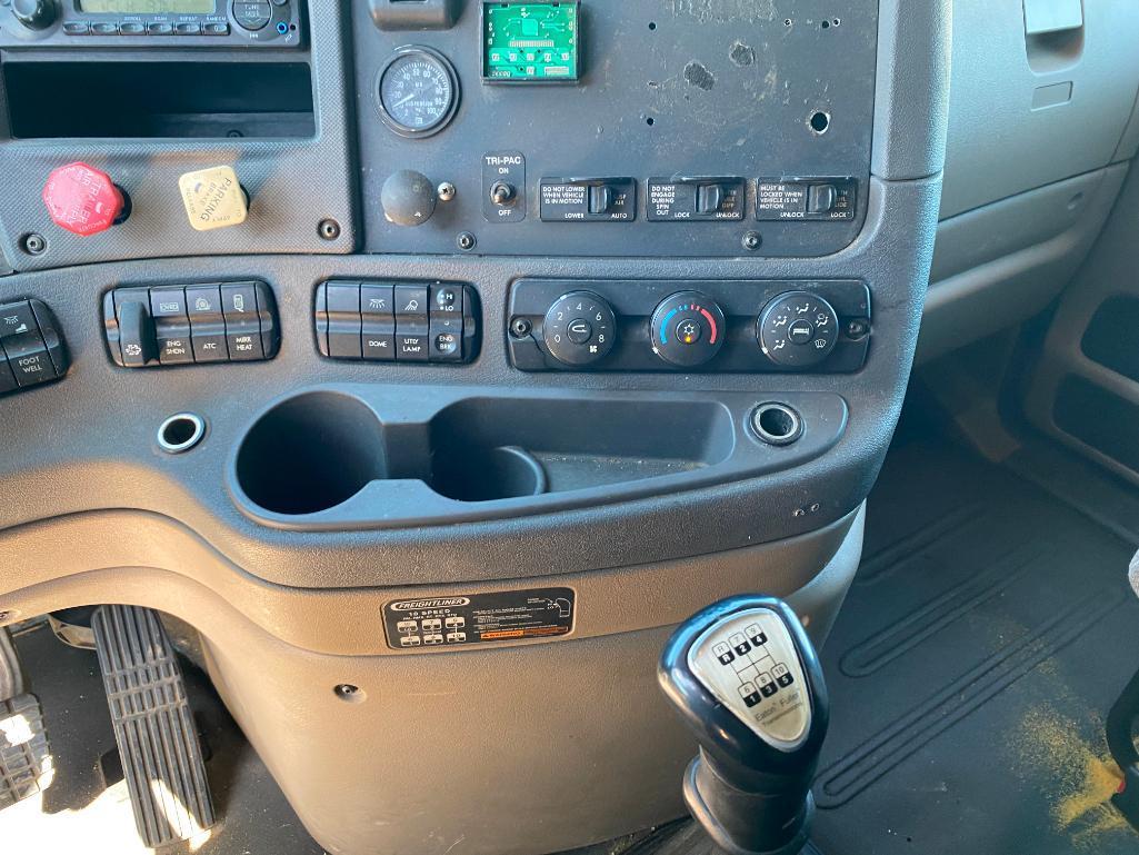 2010 Freightliner Cascadia Truck Tractor