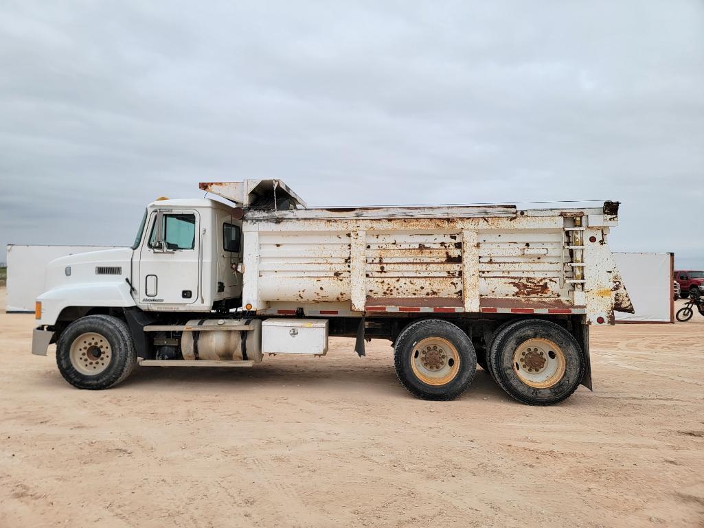 1999 Mack CH613 Dump Truck