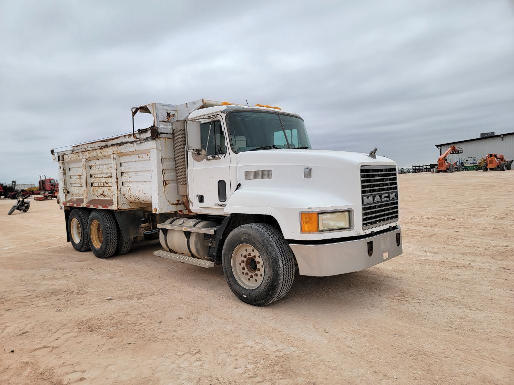 1999 Mack CH613 Dump Truck