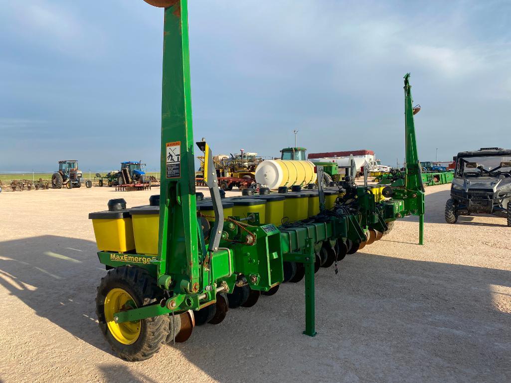 John Deere 1730 Planter ( Has Monitor )