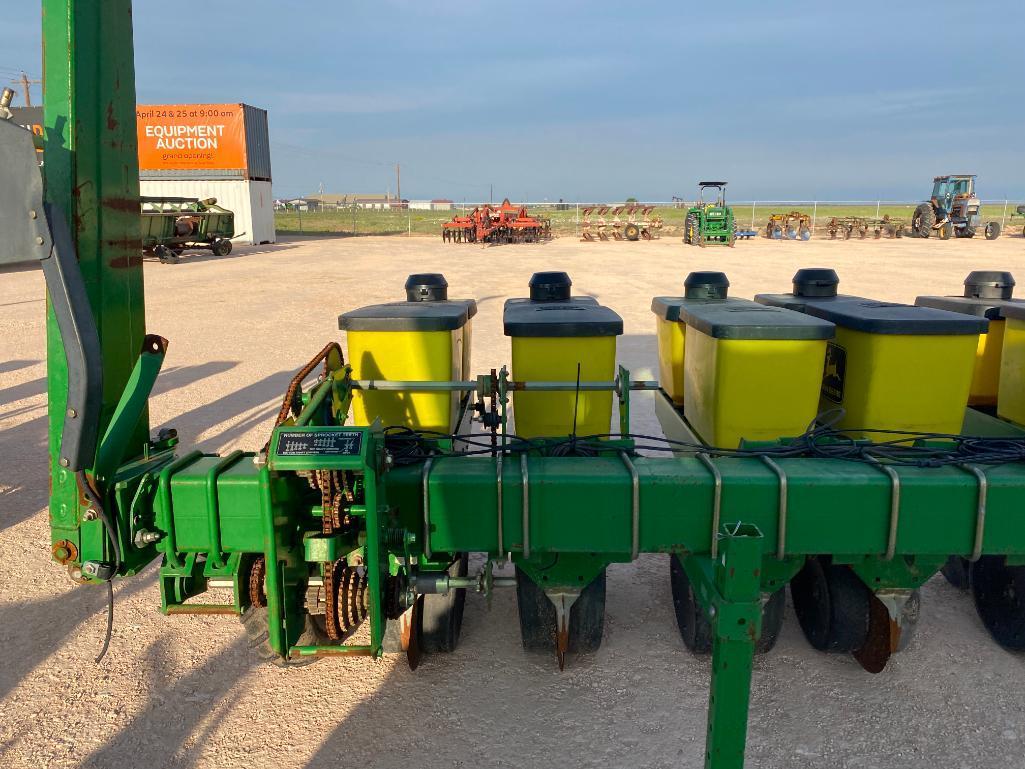 John Deere 1730 Planter ( Has Monitor )