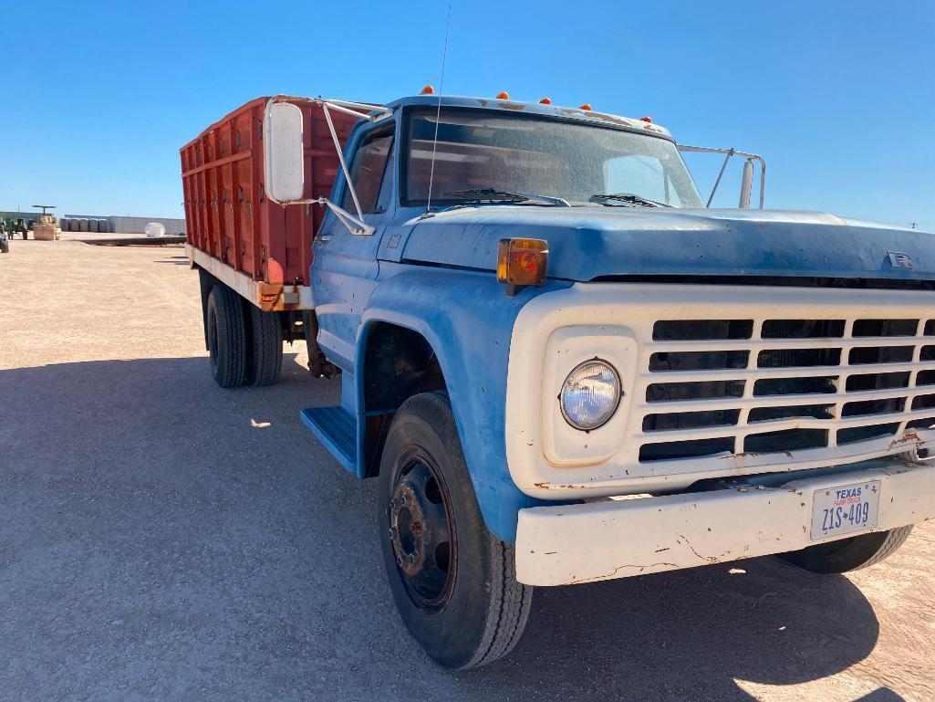 1975 Ford F-600 Farm Truck