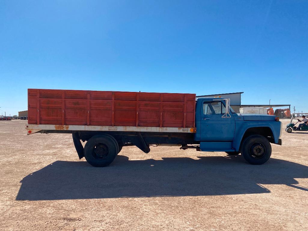 1975 Ford F-600 Farm Truck