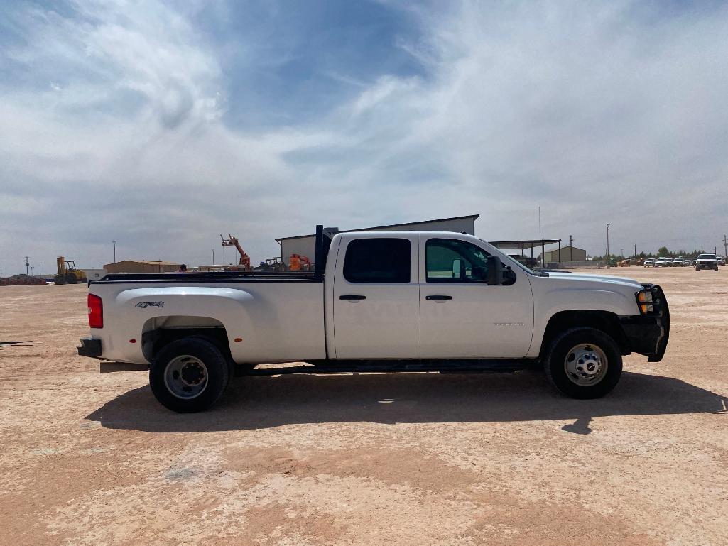 2013 GMC 3500 HD Dually Pickup