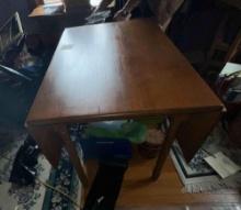 NICE SQUARE DROP LEAF TABLE