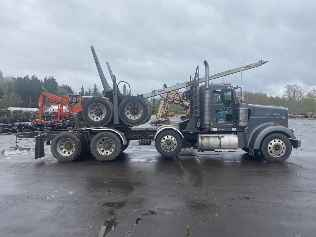 2007 Kenworth W900 Tri-Axle Log Truck