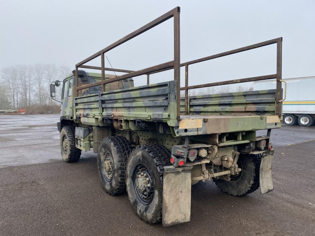 1999 S & S M1083A1 T/A Flatbed Truck