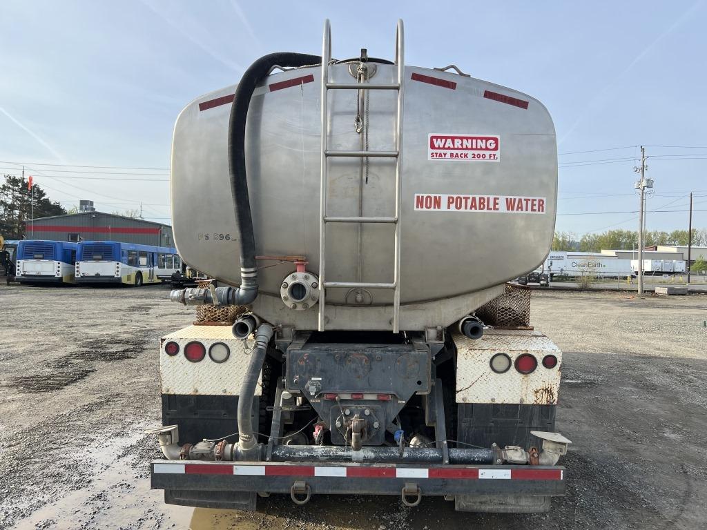 1986 Volvo/White T/A Water Truck