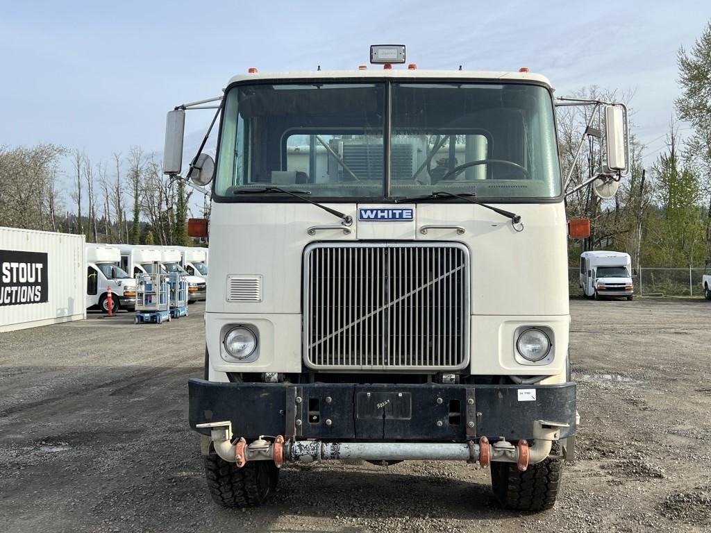 1986 Volvo/White T/A Water Truck