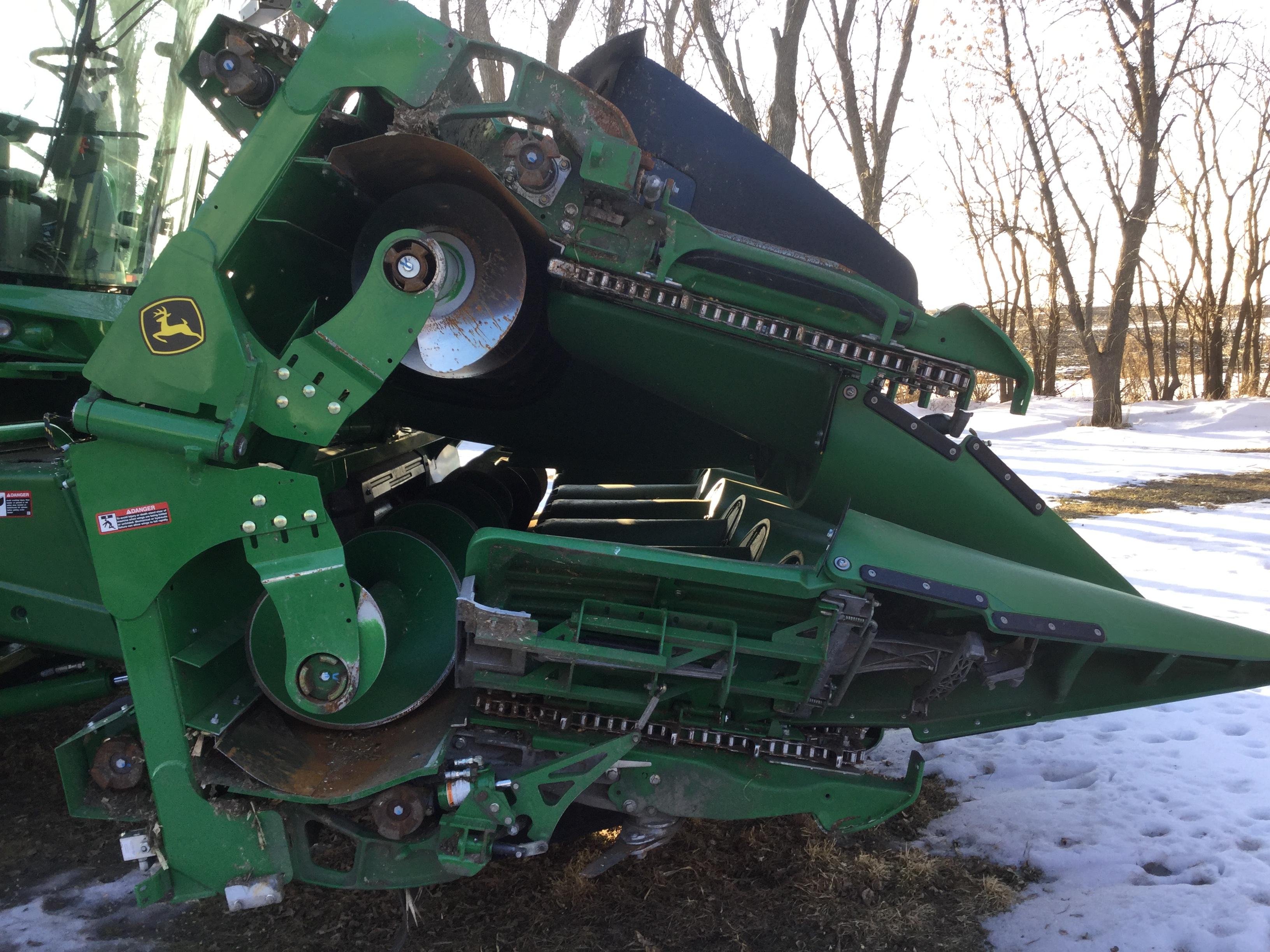 2018 John Deere 12R Folding Corn Head