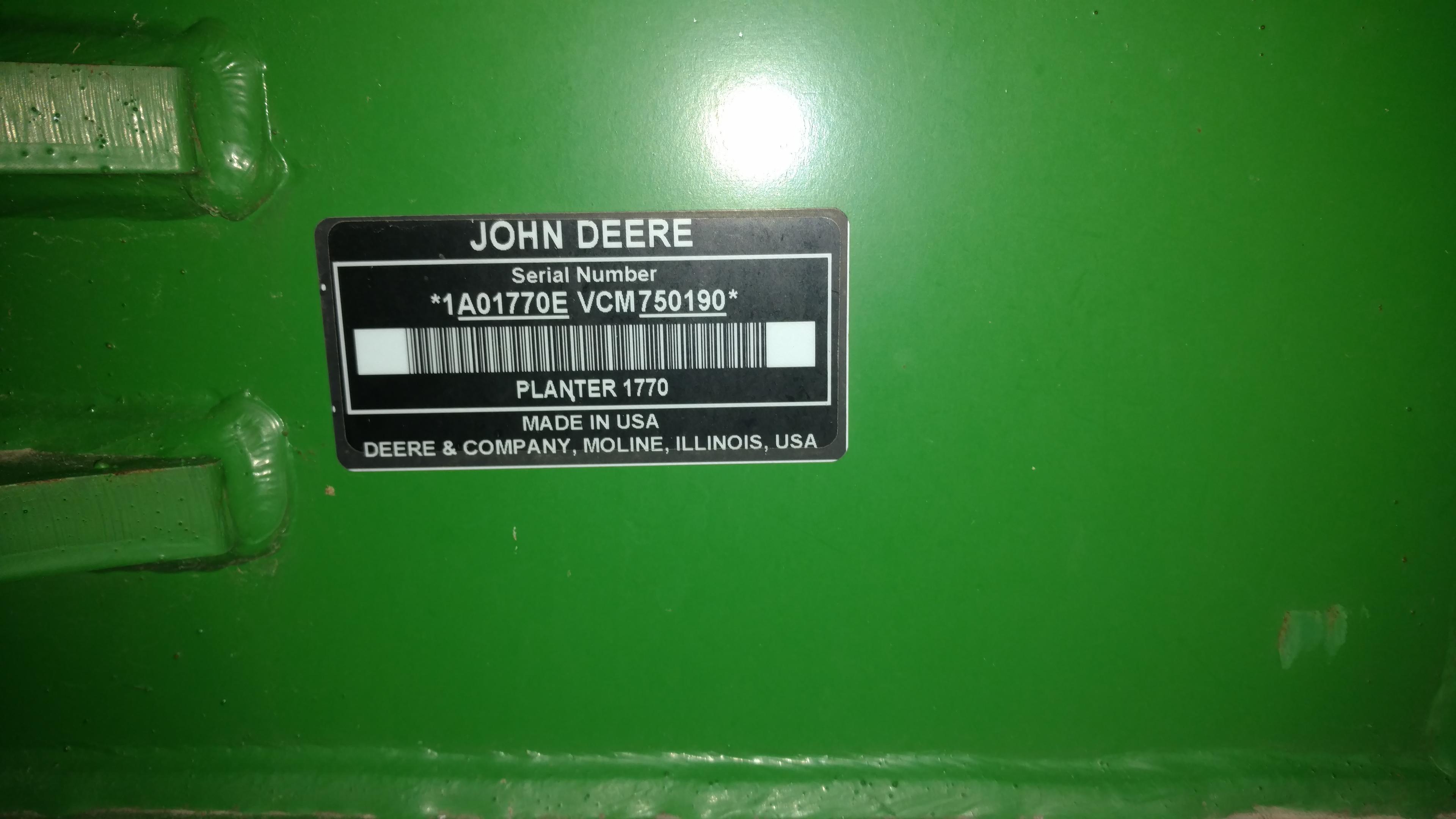 2012 John Deere 24R Planter