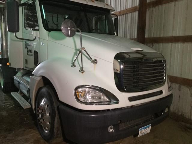 2008 Freightliner "Columbia" Day Cab
