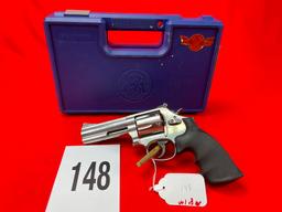 S&W 686-6, 357 Mag., SS 4” BBL w /Box, SN:CTA9915 (HG)