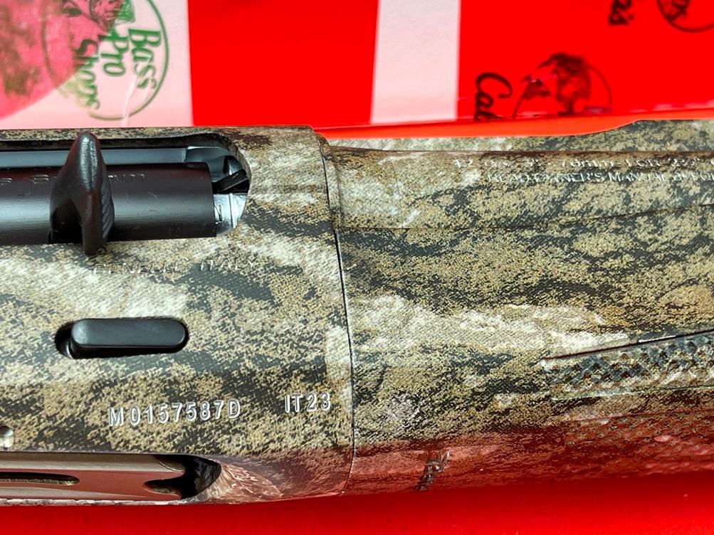 Benelli M2, 12 Ga., AS NEW, Bland Camo, 3” Chamber, 24” VR BBL, 3 Crio Chokes, Shims w/ Box, SN:M015