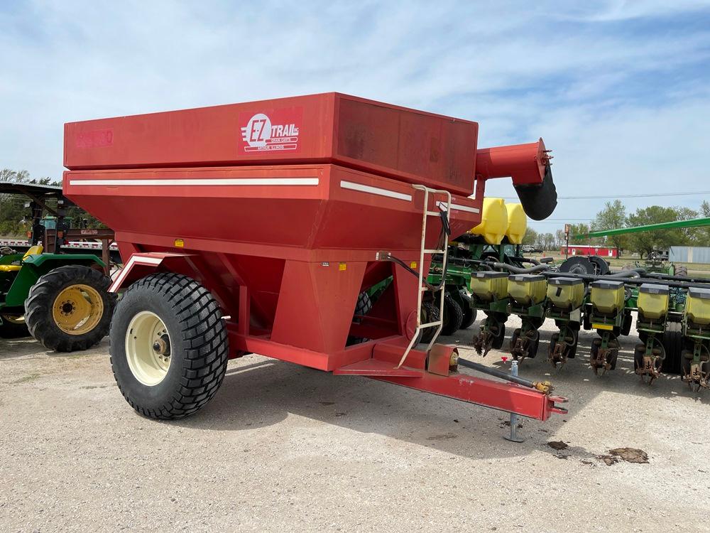 E-Z Trail Grain Cart