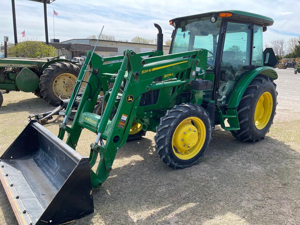 JD 5075 E w/520M Loader