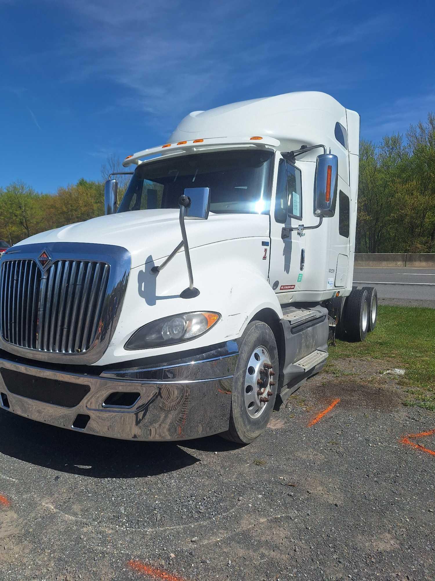 International road tractor