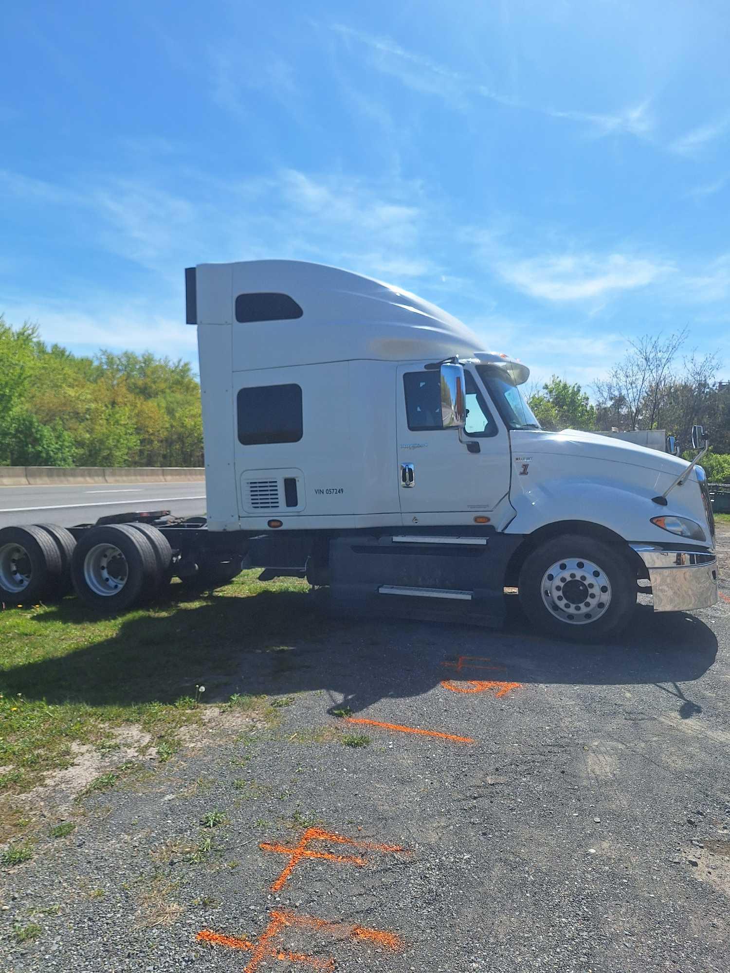 International road tractor