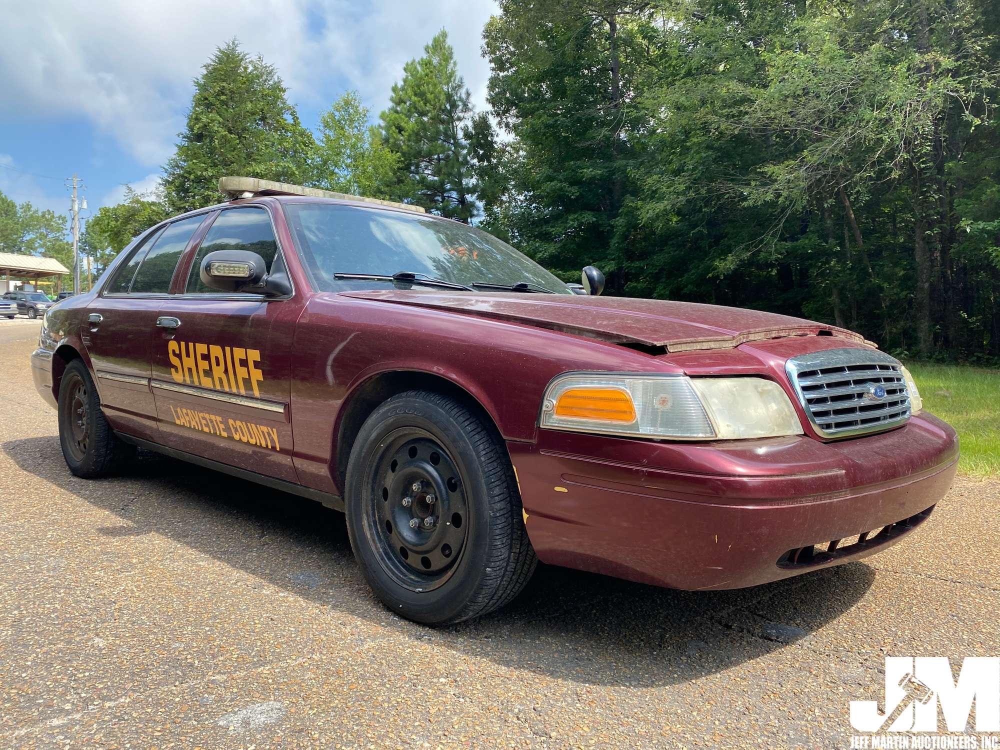 2010 FORD CROWN VICTORIA VIN: 2FABP7BV2AX111499 4-DOOR SEDAN