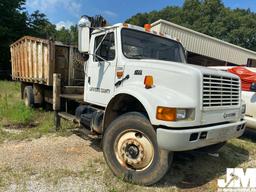 2001 INTERNATIONAL 4700 SINGLE AXLE GRAPPLE TRUCK VIN: 1HTSCAARX1H367237