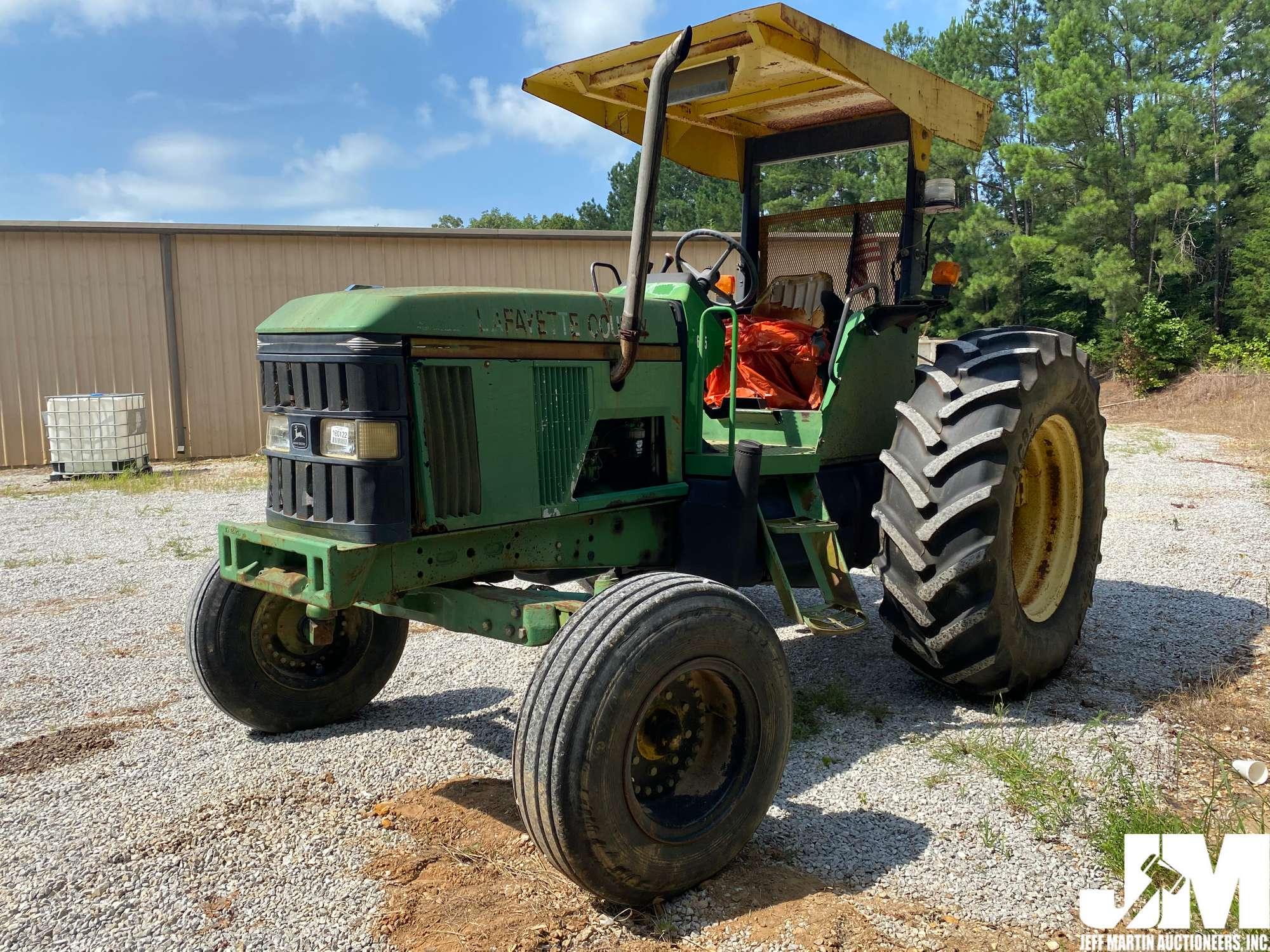 1998 JOHN DEERE 6400 SN: 205593