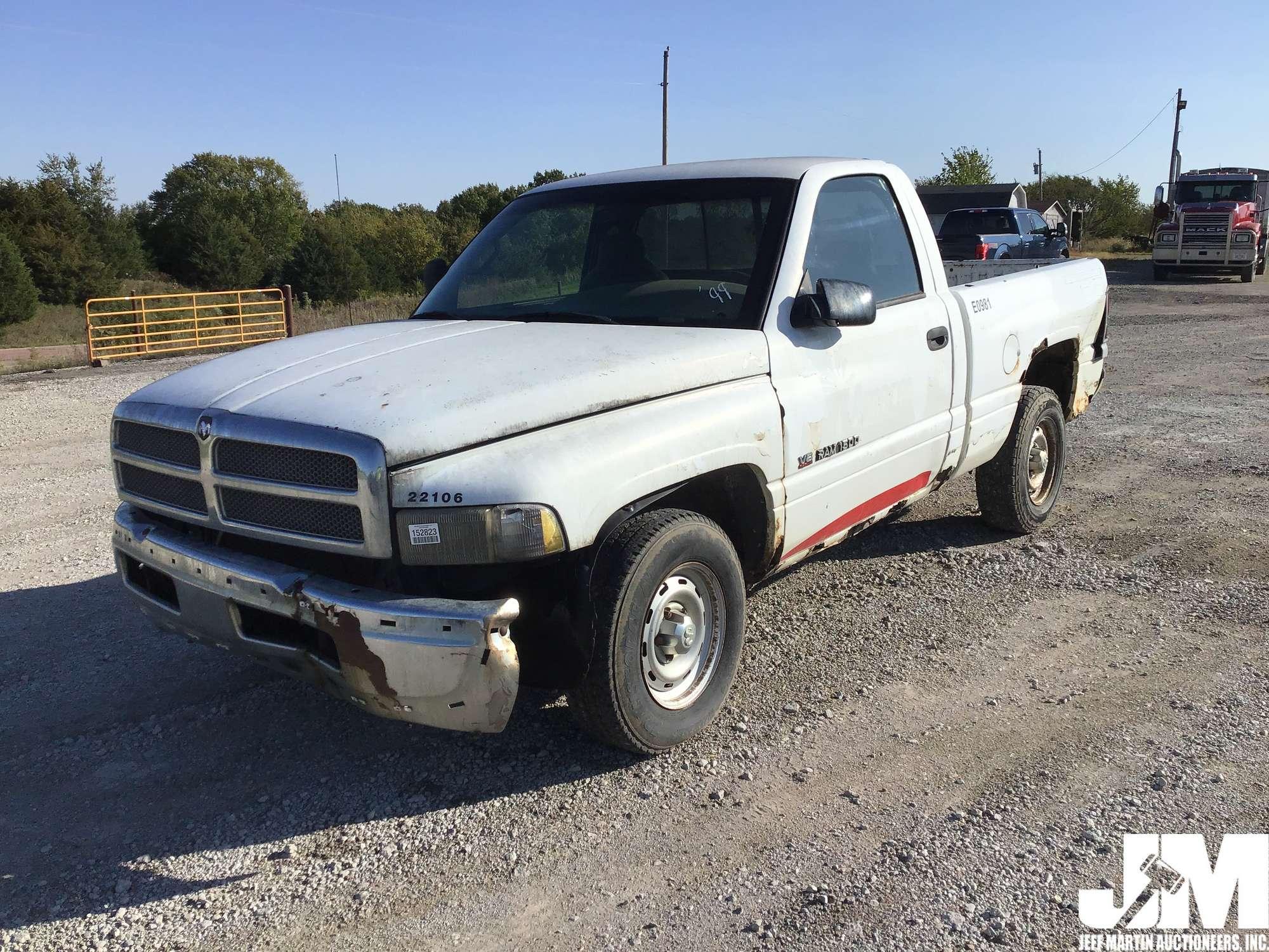 1999 DODGE RAM 1500 REGULAR CAB PICKUP VIN: 1B7HC16X5XS313807