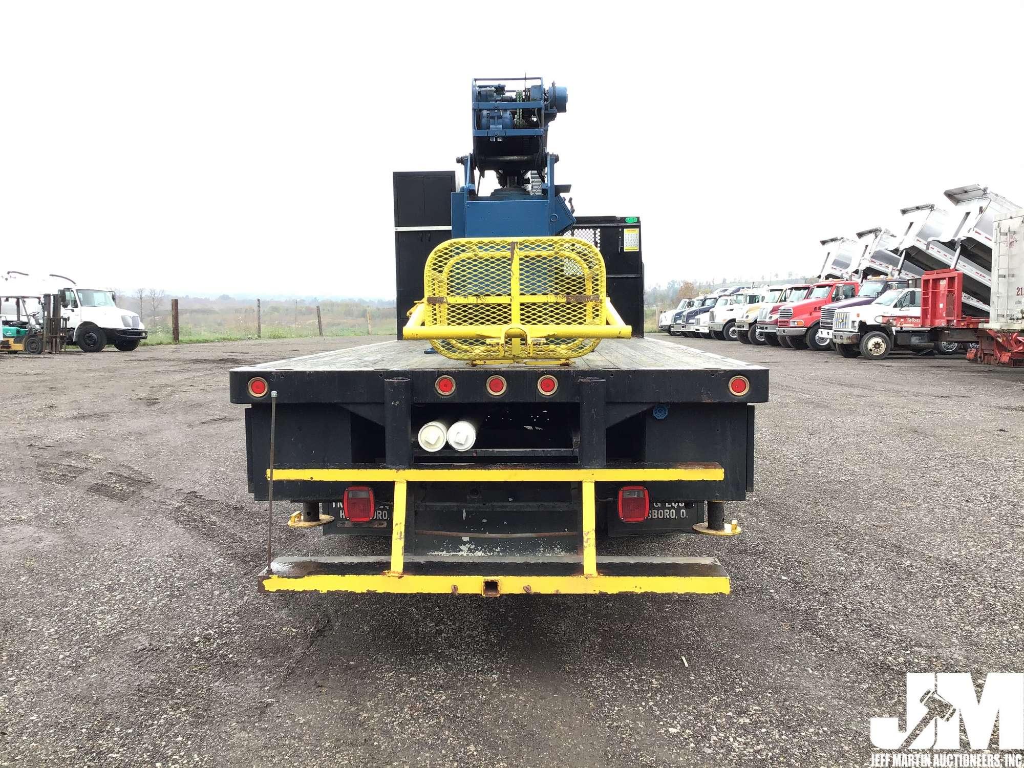 1987 FORD F-700 VIN: 1FDPF70H3HVA15663 SINGLE AXLE CRANE LADDER TRUCK