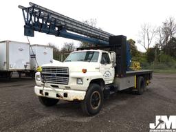 1987 FORD F-700 VIN: 1FDPF70H3HVA15663 SINGLE AXLE CRANE LADDER TRUCK