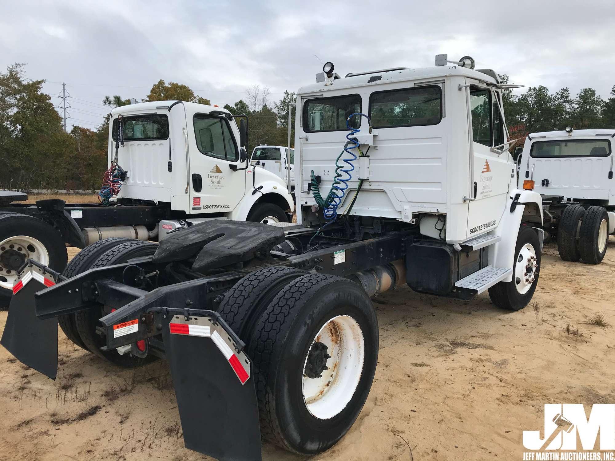 2004 FREIGHTLINER FL70 VIN: 1FUBBTAK94HM75456 SINGLE AXLE DAY CAB TRUCK TRACTOR