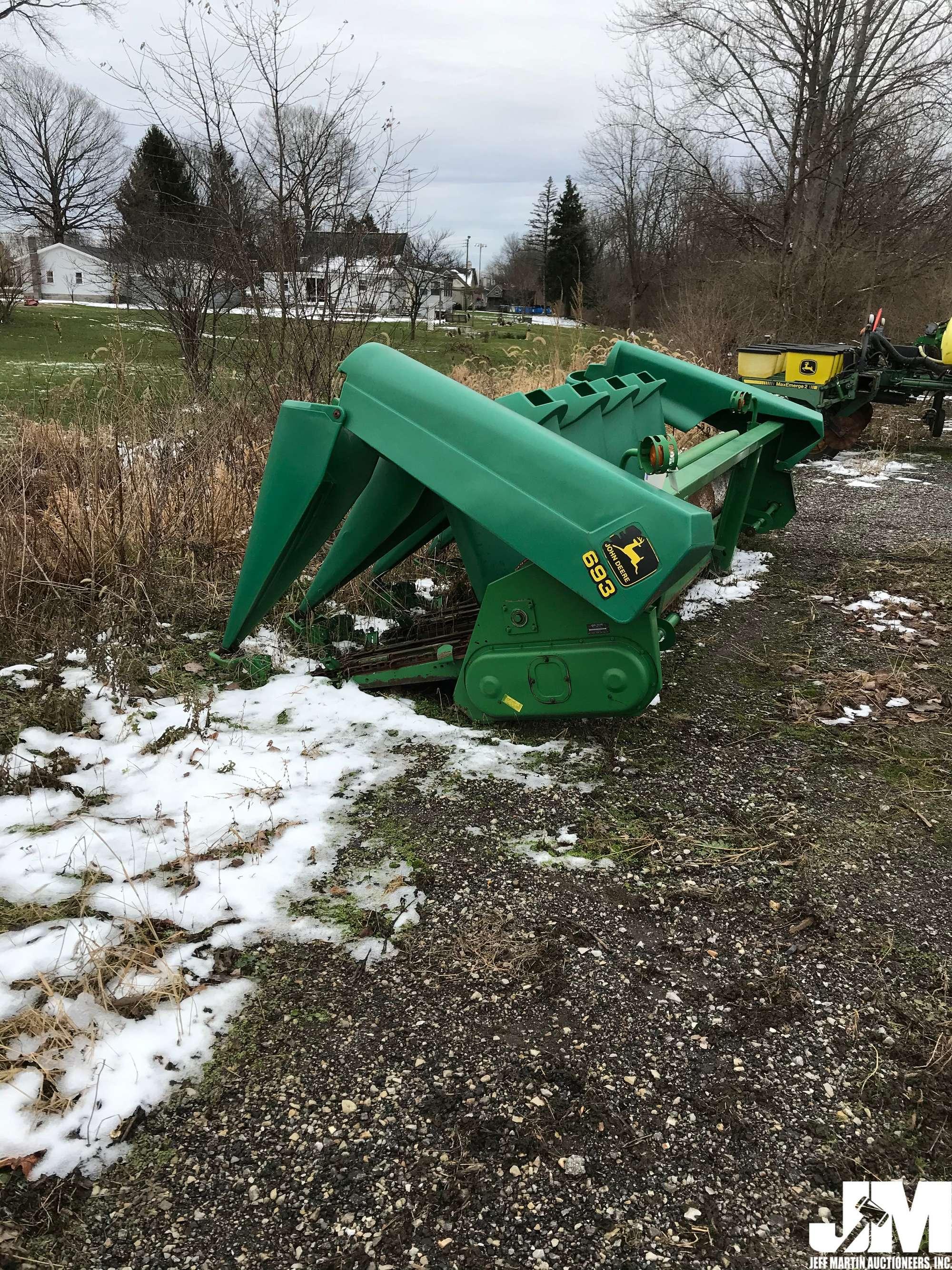 1996 JOHN DEERE 693 SN: H00693X665989 CORN HEAD