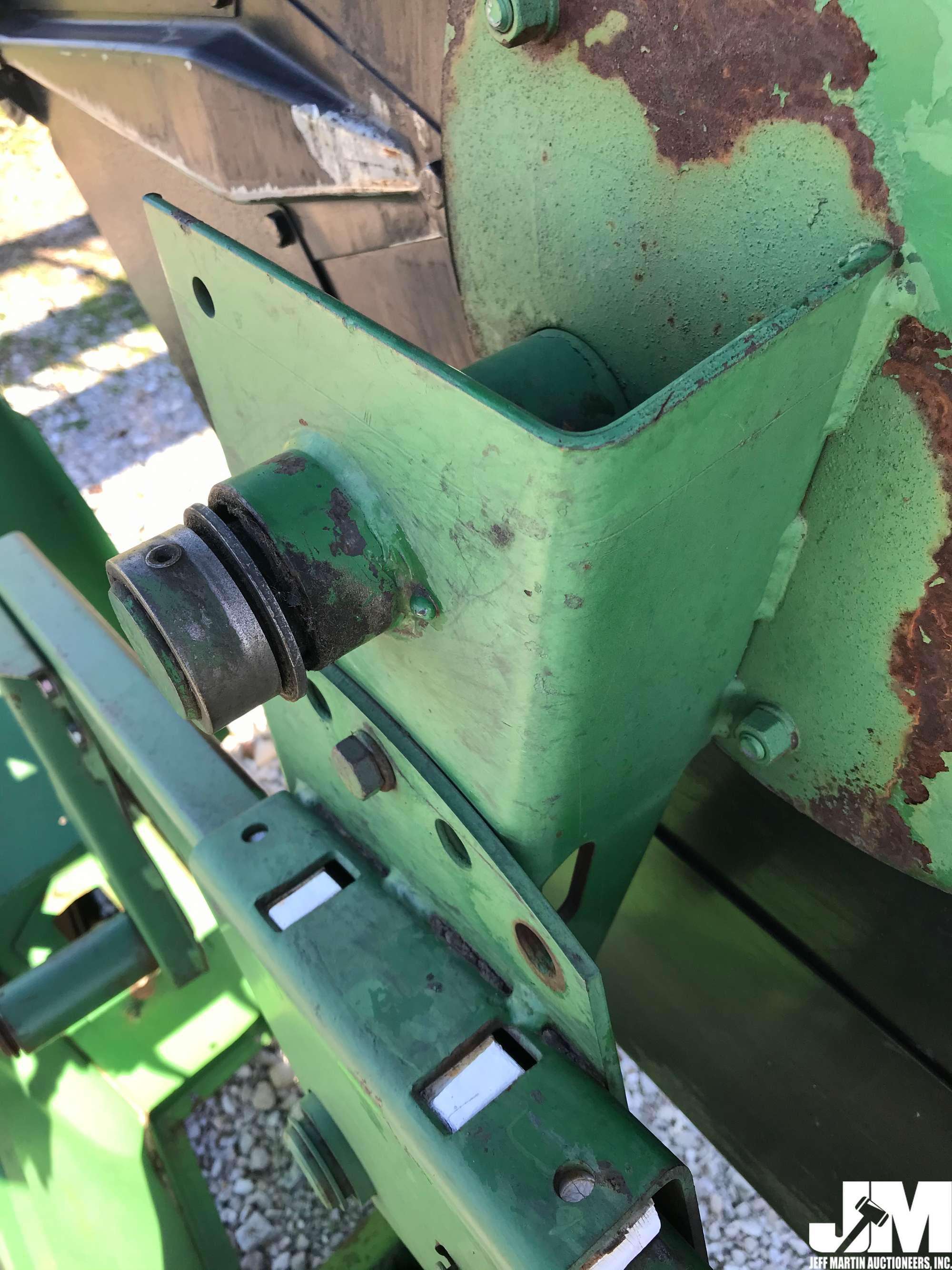 1990 JOHN DEERE 925 SN: H00925F636330 FLEX PLATFORM