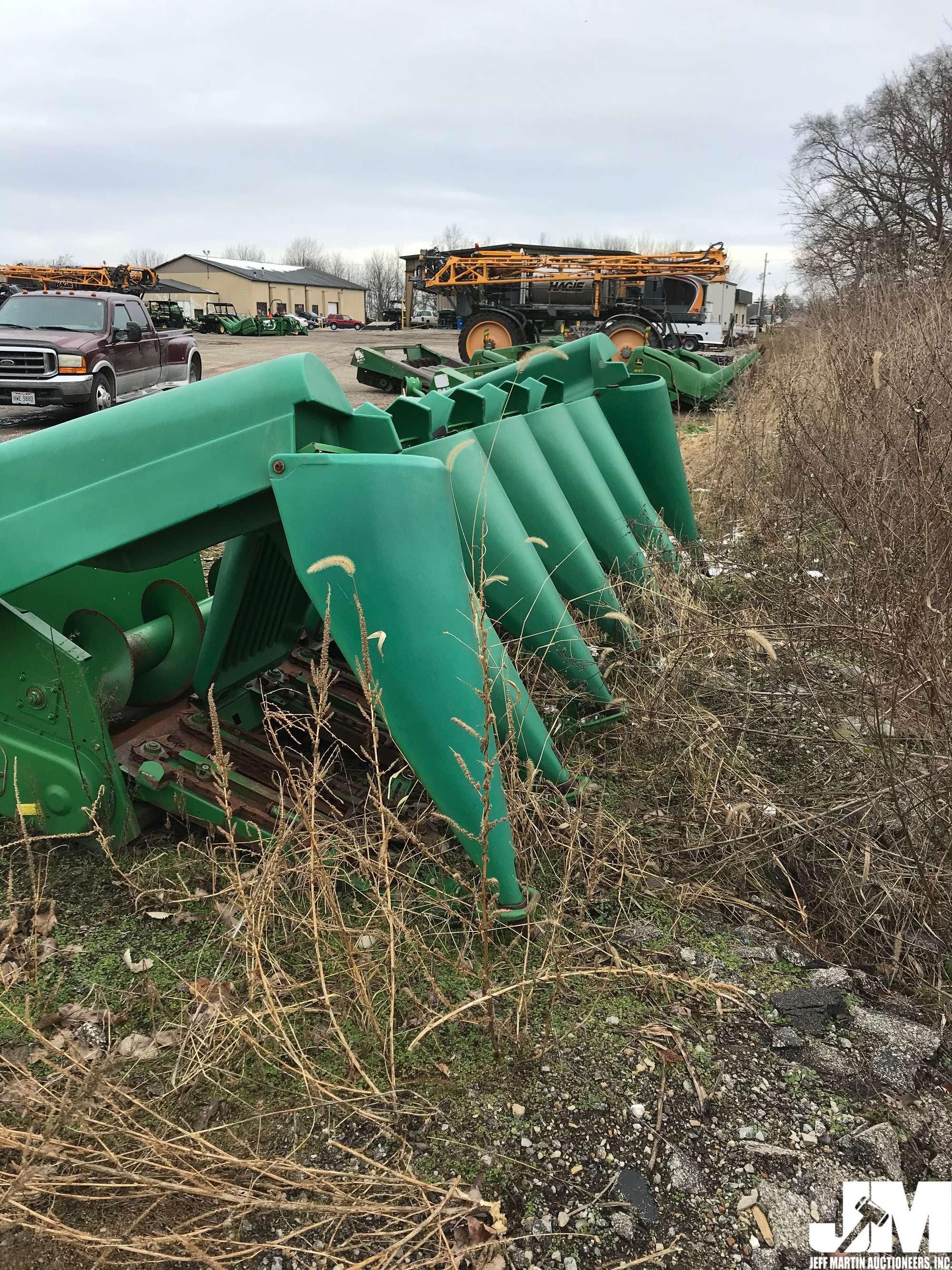 1996 JOHN DEERE 693 SN: H00693X665989 CORN HEAD