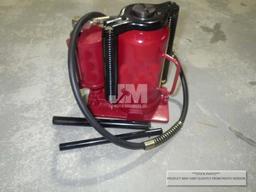 (UNUSED) 20 TON AIR/HYDRAULIC BOTTLE JACK