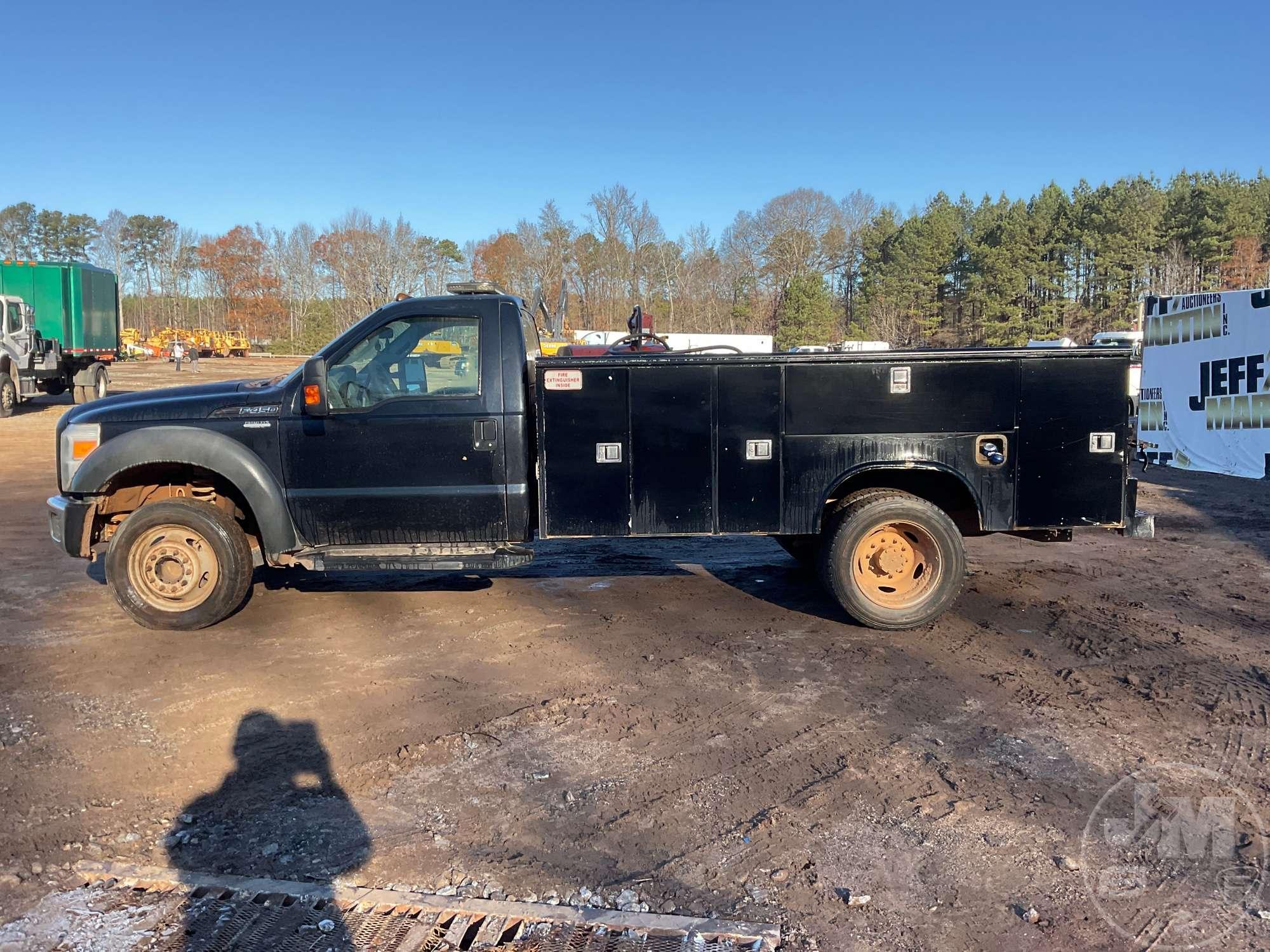 2011 FORD F-450 XL S/A UTILITY TRUCK VIN: 1FDUF4GY6BEC25480