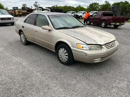 1998 TOYOTA CAMRY VIN: 4T1BG22K9WU853945 2WD