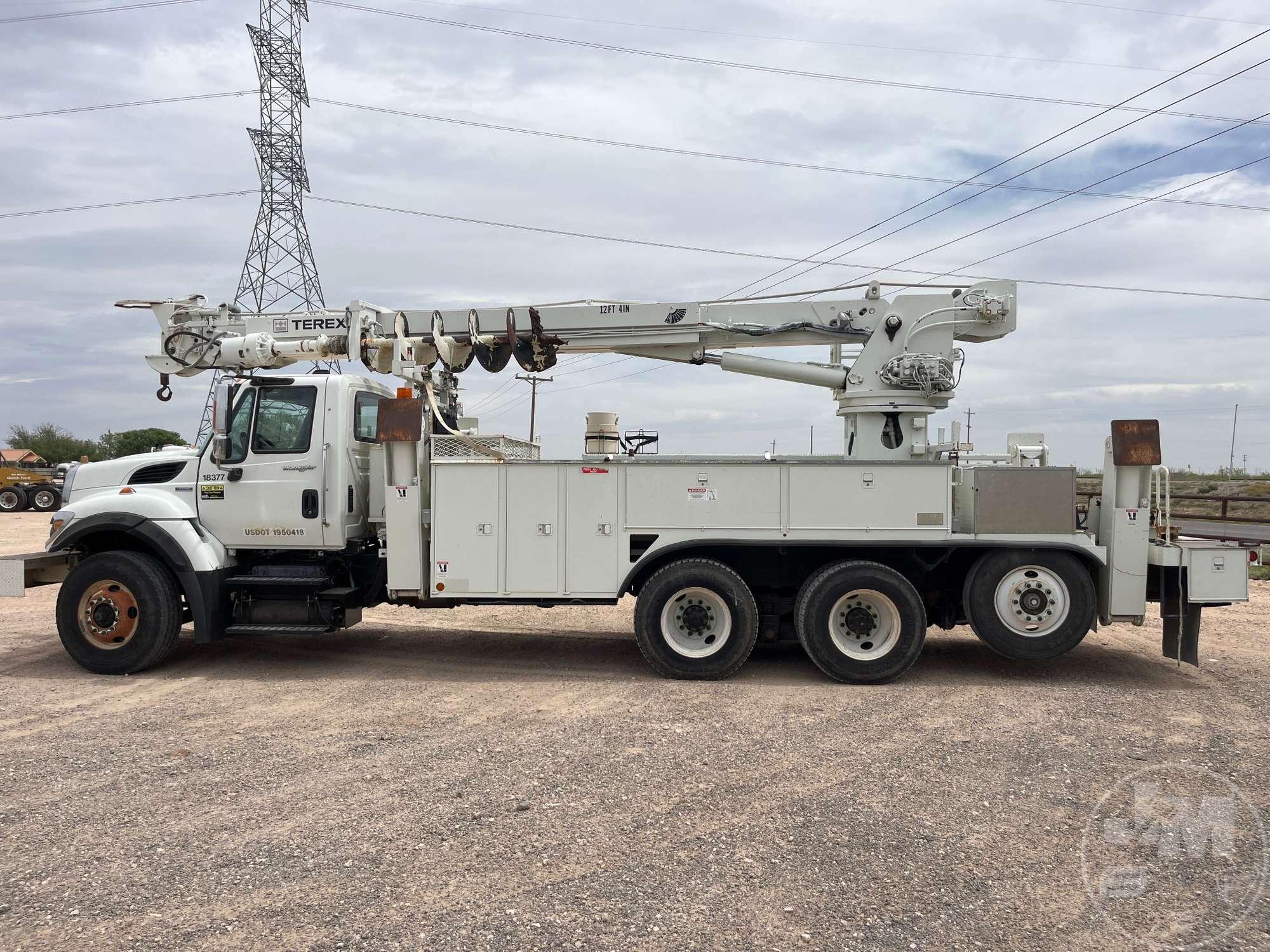 2009 INTERNATIONAL 7400 T/A DIGGER DERRICK TRUCK VIN: 1HTWHAAT19J116965