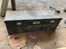 ALUMINUM TRACTOR SUPPLY TOOLBOX