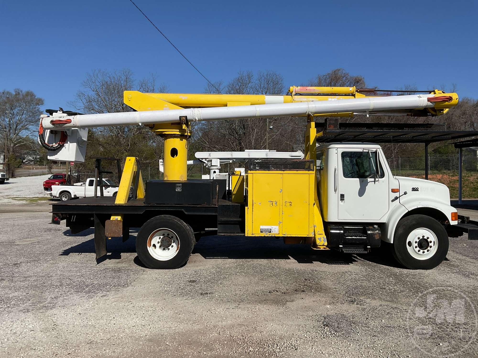 1996 INTERNATIONAL 4900 S/A BUCKET TRUCK ASPLUNDH LR11155 VIN: 1HTSDAAN2TH265671