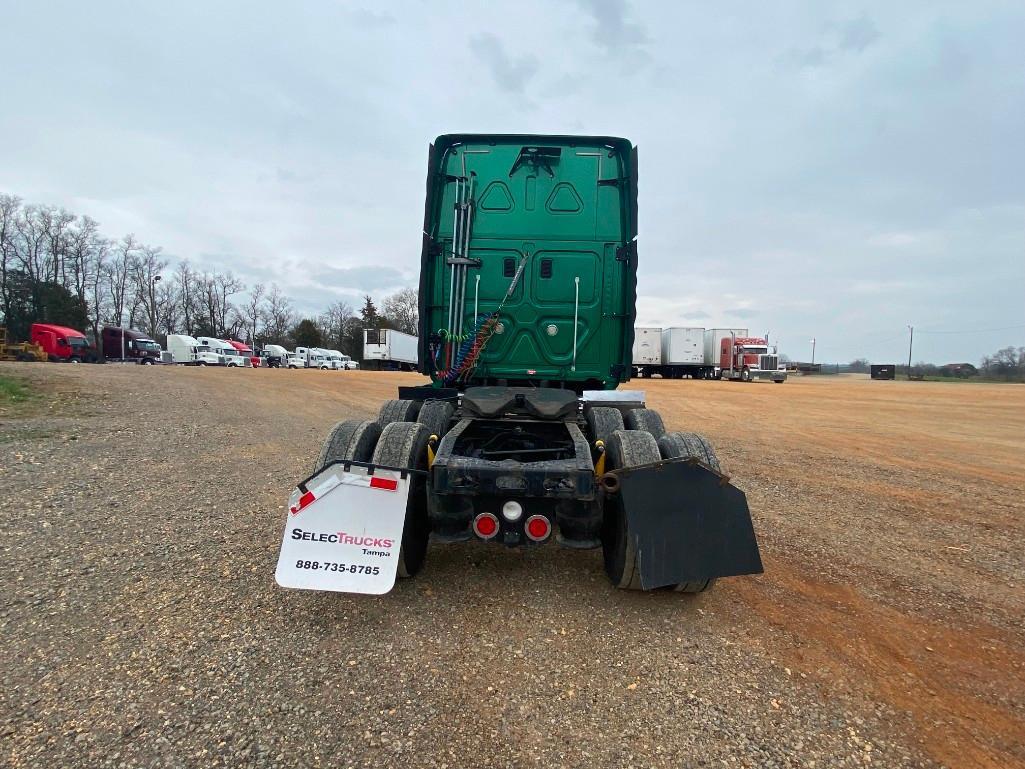 2014 Freightliner Truck