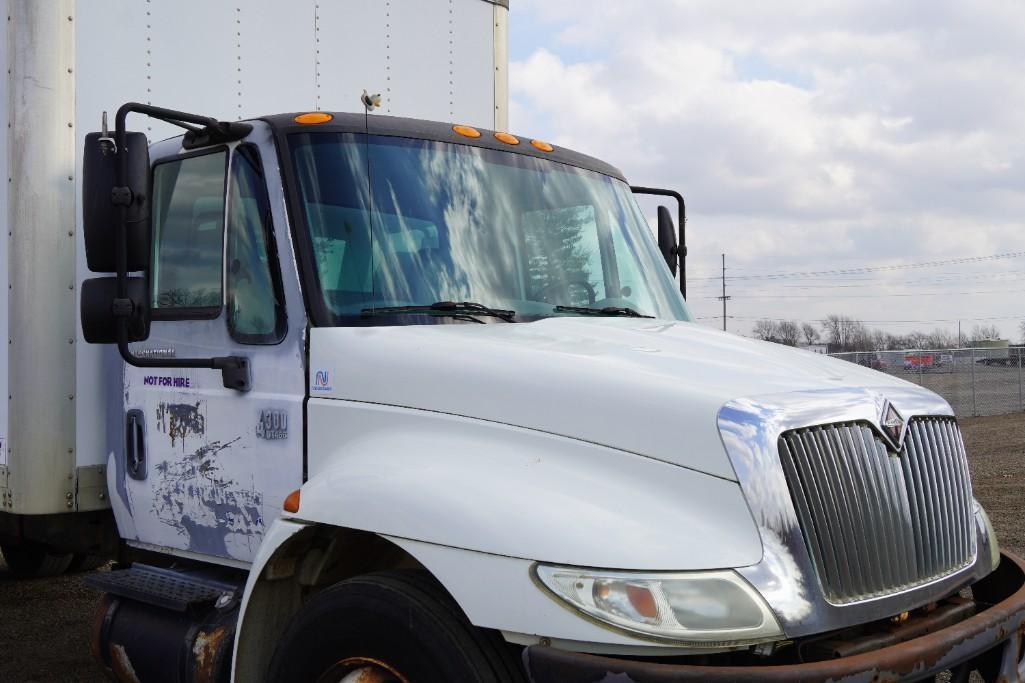 2004 International 4300 Truck