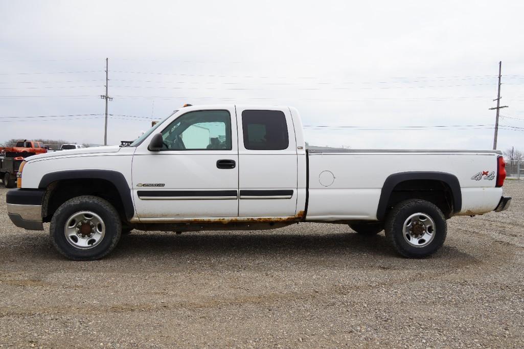 2004 Chevrolet Silverado Pickup Truck