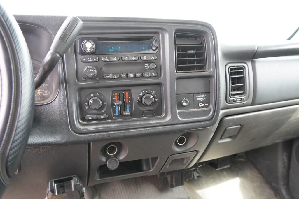 2004 Chevrolet Silverado Pickup Truck