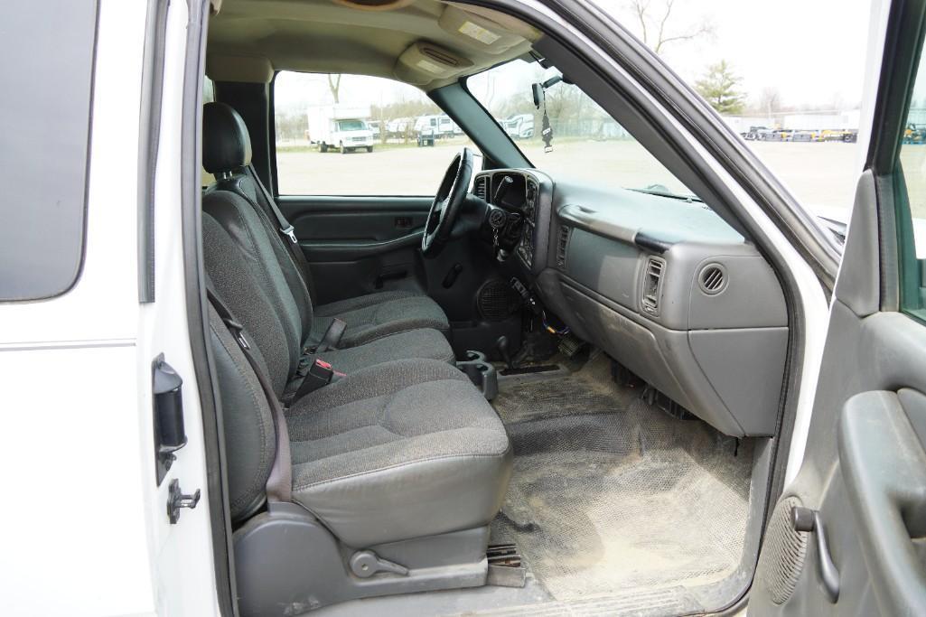 2004 Chevrolet Silverado Pickup Truck