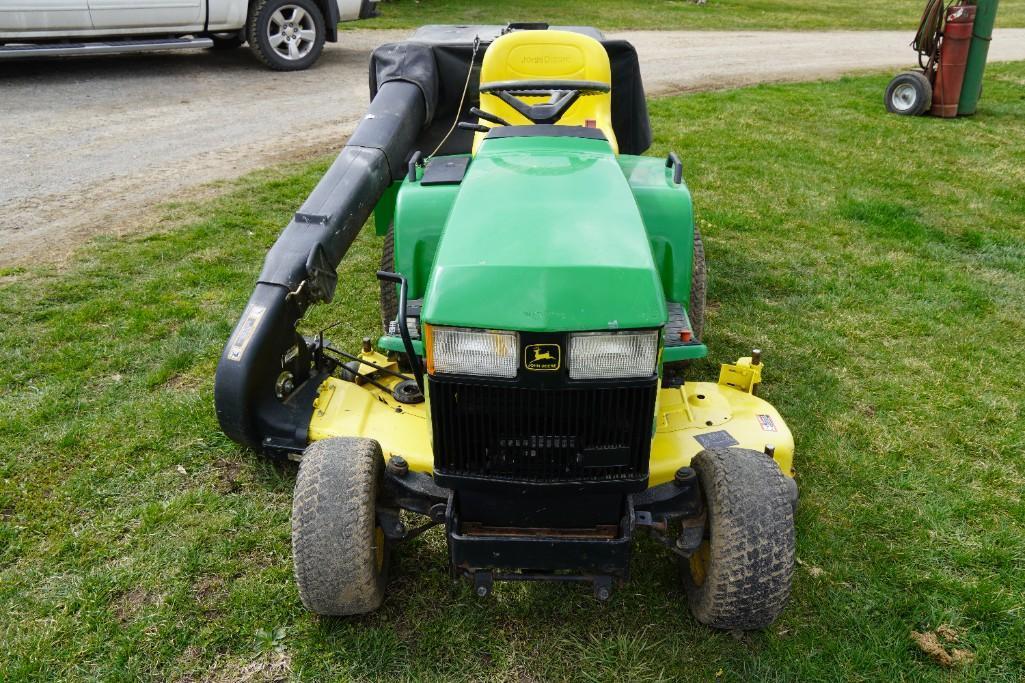 John Deere 425 Tractor w/ MC519 Material Collection Cart