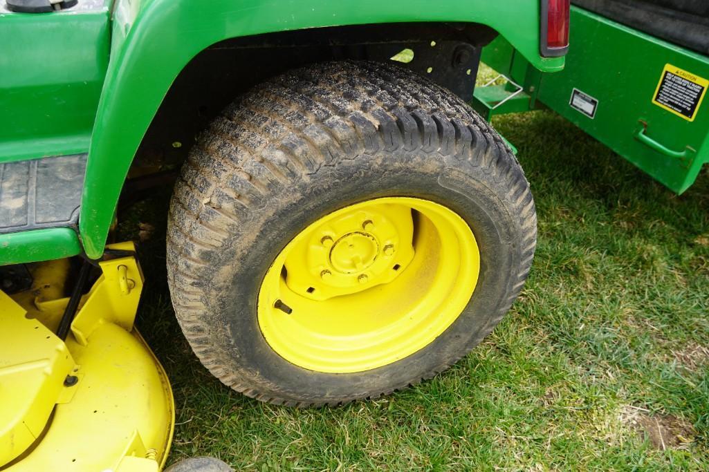 John Deere 425 Tractor w/ MC519 Material Collection Cart