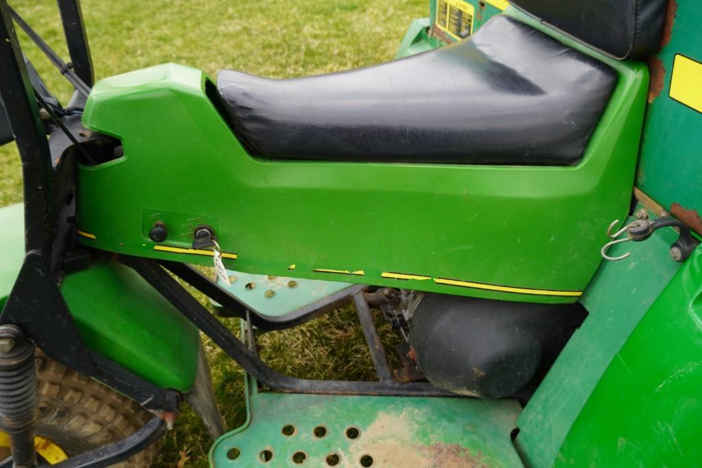 John Deere AMT 600 ATV