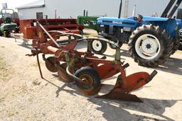 KVERNELAND 3 FURROW PLOW